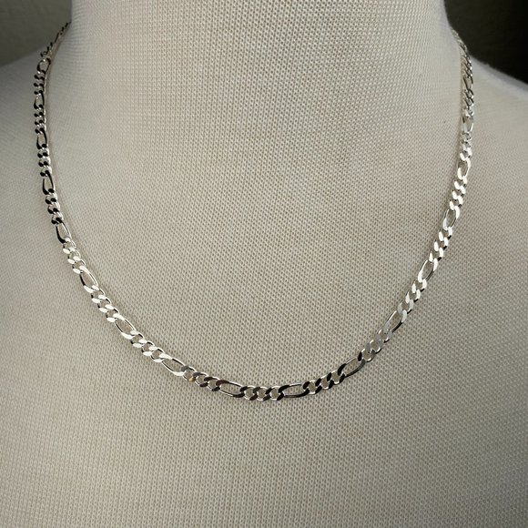 NEW 12.4 grams 20" 4mm Italian Figaro Chain Necklace in Sterling Silver - Picture 1 of 3